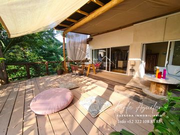 Se vende casa en Sayulita rodeada de hermosa vegetación ideal para rentas y vivir en paz