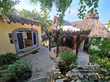 Se vende casa en Sayulita rodeada de hermosa vegetación ideal para rentas y vivir en paz