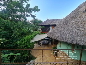 Se vende casa en Sayulita rodeada de hermosa vegetación ideal para rentas y vivir en paz
