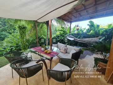 Se vende casa en Sayulita rodeada de hermosa vegetación ideal para rentas y vivir en paz