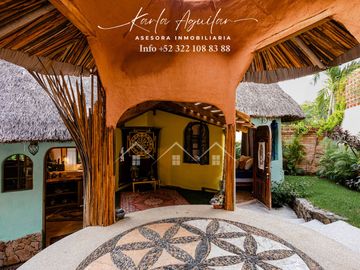 Se vende casa en Sayulita rodeada de hermosa vegetación ideal para rentas y vivir en paz