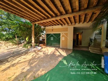 Se vende casa en Sayulita rodeada de hermosa vegetación ideal para rentas y vivir en paz