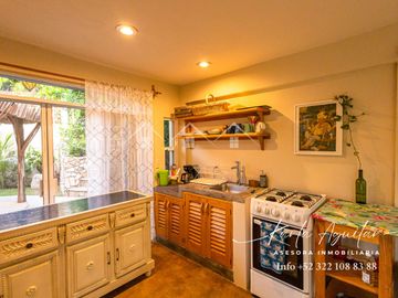 Se vende casa en Sayulita rodeada de hermosa vegetación ideal para rentas y vivir en paz