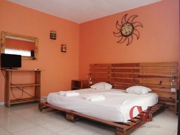 CASA AMUEBLADA CON 5 RECAMARAS EN EL BARRIO DE SANTIAGO IDEAL COMO INVERSION PARA ALOJAMIENTO