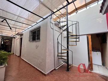 CASA AMUEBLADA CON 5 RECAMARAS EN EL BARRIO DE SANTIAGO IDEAL COMO INVERSION PARA ALOJAMIENTO
