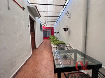 CASA AMUEBLADA CON 5 RECAMARAS EN EL BARRIO DE SANTIAGO IDEAL COMO INVERSION PARA ALOJAMIENTO