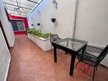 CASA AMUEBLADA CON 5 RECAMARAS EN EL BARRIO DE SANTIAGO IDEAL COMO INVERSION PARA ALOJAMIENTO