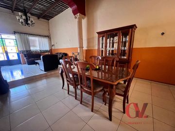CASA AMUEBLADA CON 5 RECAMARAS EN EL BARRIO DE SANTIAGO IDEAL COMO INVERSION PARA ALOJAMIENTO