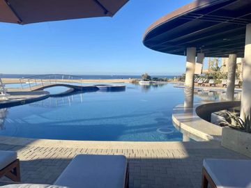 Condo con terraza y acceso directo al mar,  alberca y gym, Pacific Ocean, Cabo San Lucas.