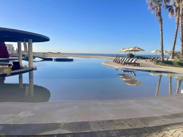 Condo con terraza y acceso directo al mar,  alberca y gym, Pacific Ocean, Cabo San Lucas.