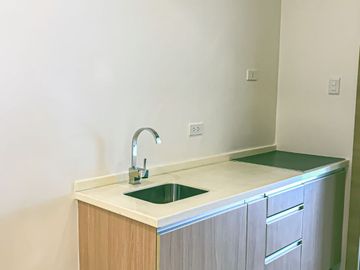 25 sqm 1 BR Condo For Sale Near MRT 7 in East Fairview Quezon City
