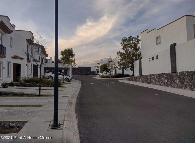 Foto EL REFUGIO Casa en renta en privada con amenidades 3 recamaras