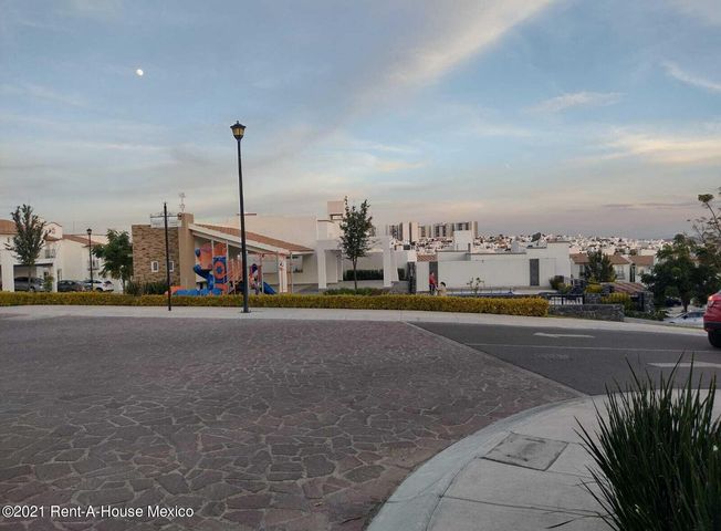 Foto EL REFUGIO Casa en renta en privada con amenidades 3 recamaras