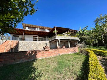 Casa de lujo en venta en Malacatos sector Taxiche