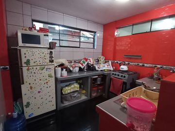 VENTA CASA CHOSICA SAN ANTONIO 3 PISOS CON LOCAL COMERCIAL
