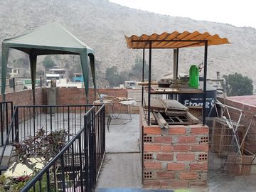 VENTA CASA CHOSICA SAN ANTONIO 3 PISOS CON LOCAL COMERCIAL