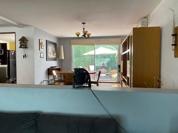 C200 CASA EN VENTA CUMBRES DEL MIRADOR MUY ILUMINADA ESXCELENTE PRECIO Y UBICACIÓN