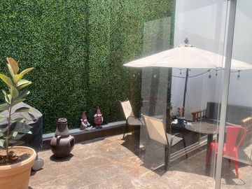 C200 CASA EN VENTA CUMBRES DEL MIRADOR MUY ILUMINADA ESXCELENTE PRECIO Y UBICACIÓN