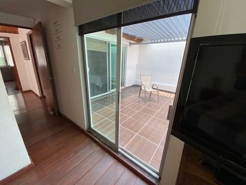 C200 CASA EN VENTA CUMBRES DEL MIRADOR MUY ILUMINADA ESXCELENTE PRECIO Y UBICACIÓN