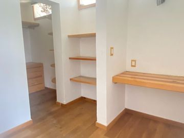 VENTA CASA CON SEGURIDAD BOSQUES DE LA HERRADURA