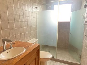 VENTA CASA CON SEGURIDAD BOSQUES DE LA HERRADURA