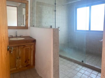 VENTA CASA CON SEGURIDAD BOSQUES DE LA HERRADURA
