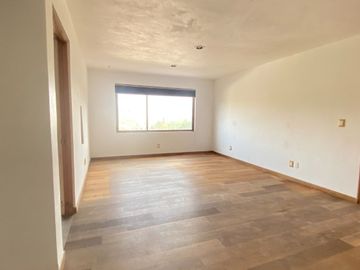 VENTA CASA CON SEGURIDAD BOSQUES DE LA HERRADURA