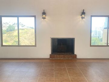 VENTA CASA CON SEGURIDAD BOSQUES DE LA HERRADURA