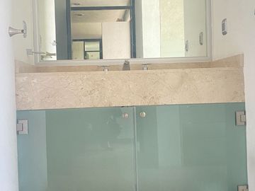 VENTA CASA CON SEGURIDAD BOSQUES DE LA HERRADURA