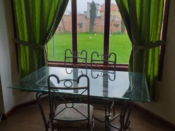 VENTA  CASA EN CAYAMBE, MIRADOR DE PUNTIACHIL, CERCA AL PARQUE CENTRAL