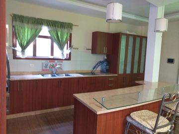VENTA  CASA EN CAYAMBE, MIRADOR DE PUNTIACHIL, CERCA AL PARQUE CENTRAL