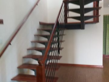 VENTA  CASA EN CAYAMBE, MIRADOR DE PUNTIACHIL, CERCA AL PARQUE CENTRAL