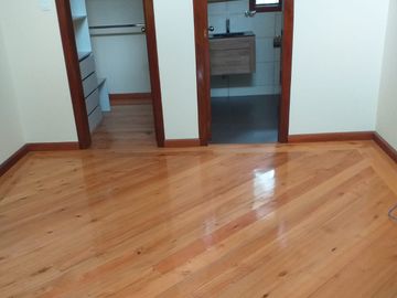 VENTA  CASA EN CAYAMBE, MIRADOR DE PUNTIACHIL, CERCA AL PARQUE CENTRAL