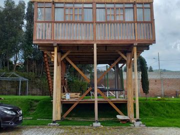 VENTA  CASA EN CAYAMBE, MIRADOR DE PUNTIACHIL, CERCA AL PARQUE CENTRAL