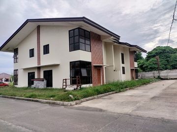 Available RFO Townhouse  within the city, back at Robinson Mall General Santos City
