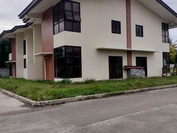 Available RFO Townhouse  within the city, back at Robinson Mall General Santos City