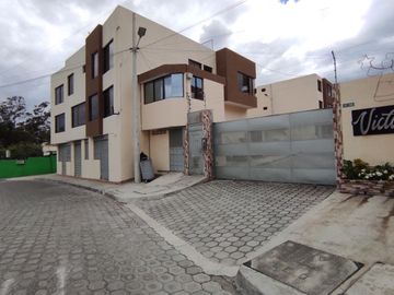 PUSUQUI VENTA DE HERMOSA  CASA CON JACUZZI A ESTRENAR