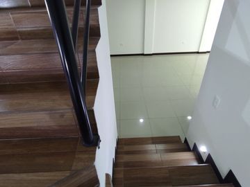PUSUQUI VENTA DE HERMOSA  CASA CON JACUZZI A ESTRENAR