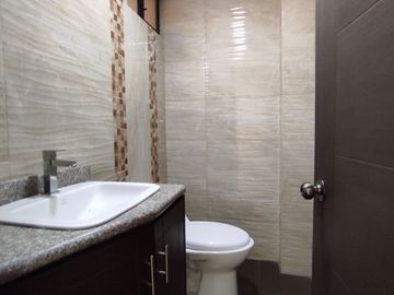 PUSUQUI VENTA DE HERMOSA  CASA CON JACUZZI A ESTRENAR