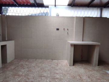 PUSUQUI VENTA DE HERMOSA  CASA CON JACUZZI A ESTRENAR