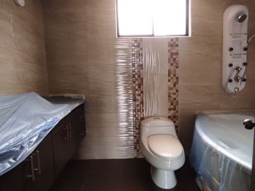 PUSUQUI VENTA DE HERMOSA  CASA CON JACUZZI A ESTRENAR