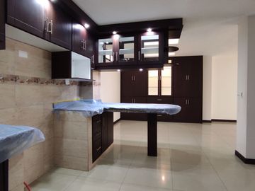 PUSUQUI VENTA DE HERMOSA  CASA CON JACUZZI A ESTRENAR