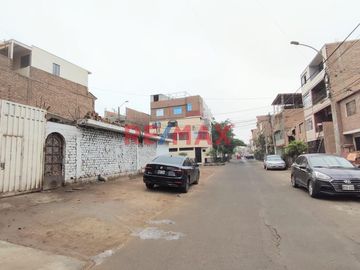 Se Vende Terreno En Esquina 120m2 A Espaldas Del Parque Zonal Wiracocha, En Sjl