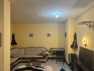 VENDO CASA A POCOS METROS DEL MERCADO MUNICIPAL