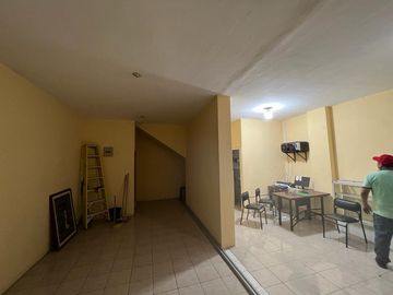 VENDO CASA A POCOS METROS DEL MERCADO MUNICIPAL