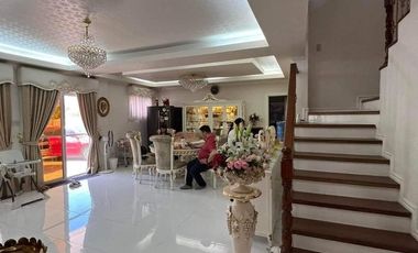 🏡 Your Ultimate Luxury Awaits at Versailles Alabang! 🌟 Exquisite 6 Bedroom Fully Furnished Home on a Pristine Corner Lot. With Ample Space, Elegant Fi