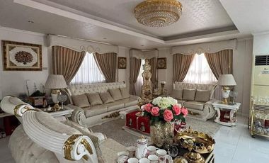 🏡 Your Ultimate Luxury Awaits at Versailles Alabang! 🌟 Exquisite 6 Bedroom Fully Furnished Home on a Pristine Corner Lot. With Ample Space, Elegant Fi