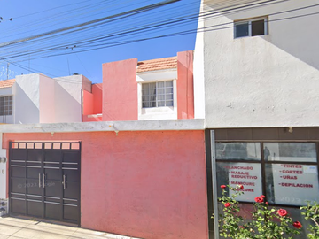 Casa En Venta En Arboledas Jacarandas, San Luis Potosí, REMATE ADJUDICADO