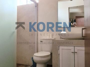 CASA EN VENTA EN VILLAS DE IRAPUATO, CON AMPLIO JARDÍN, MUY CERCA DEL TEC DE MTY