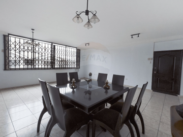 Vendo departamento en Cdla. Kennedy nueva